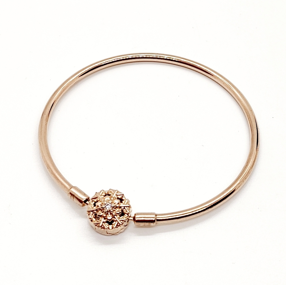 Pandora Moments Sparkling Snowflake Clasp Bangle In Rose Gold - Picture 9 of 13